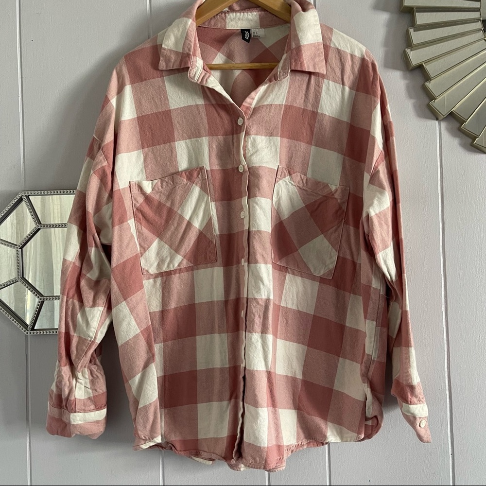 H&M Pink Cream Plaid Oversized Button Down - Picture 4 of 5